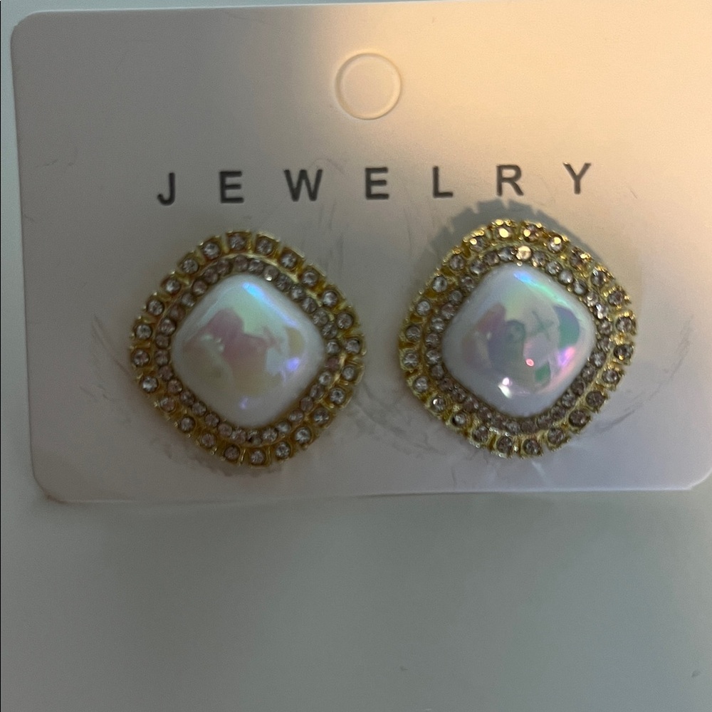 Elegant Gold and White Stud Earrings Costume Jewelry